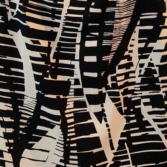 Sexy and sophisticated - Picture 2 of 2